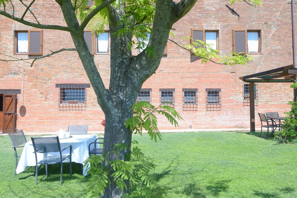 Agriturismo Borgo Del Papa Badia  Ngoại thất bức ảnh