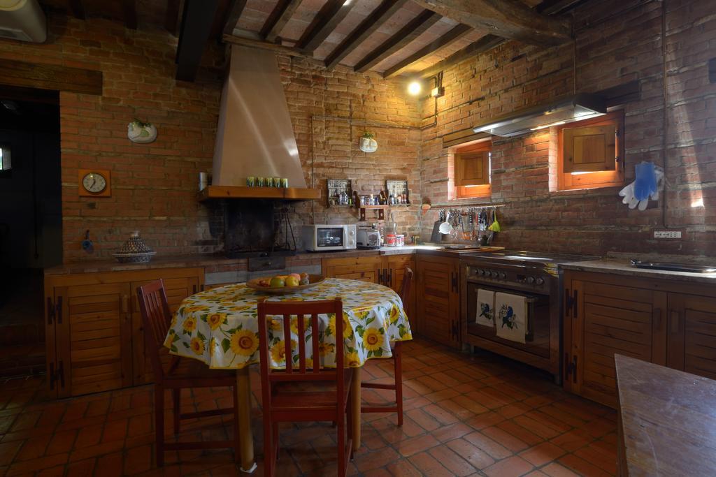 Agriturismo Borgo Del Papa Badia  Ngoại thất bức ảnh
