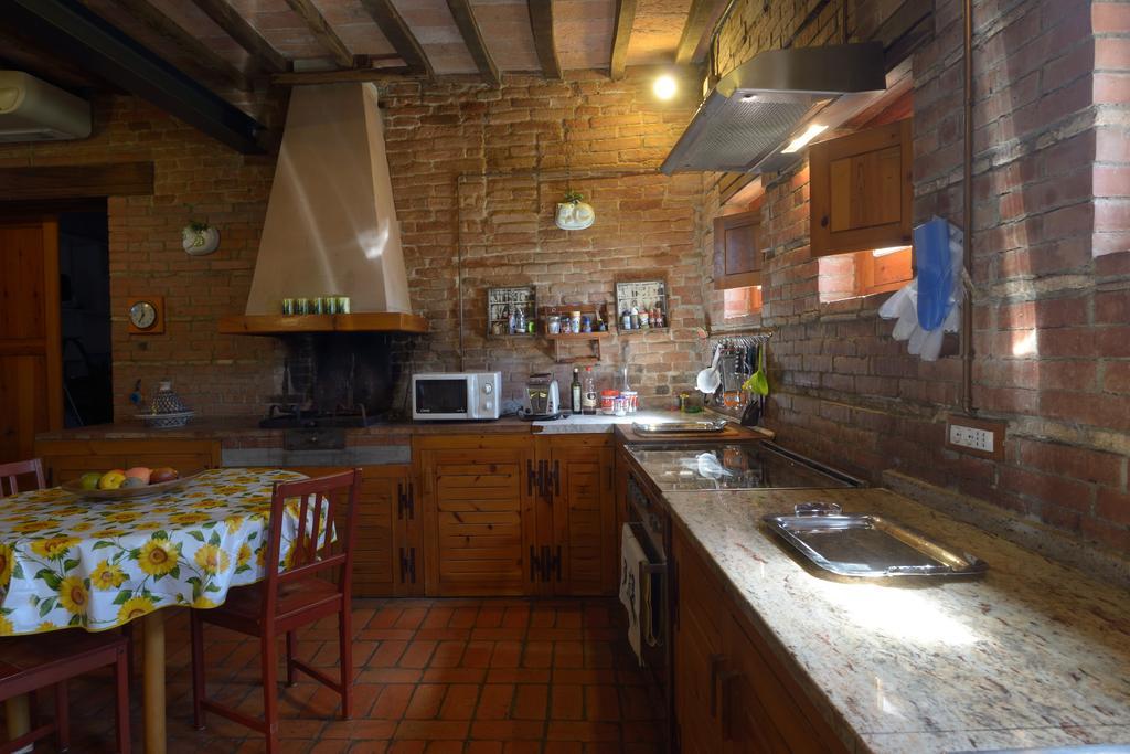 Agriturismo Borgo Del Papa Badia  Ngoại thất bức ảnh